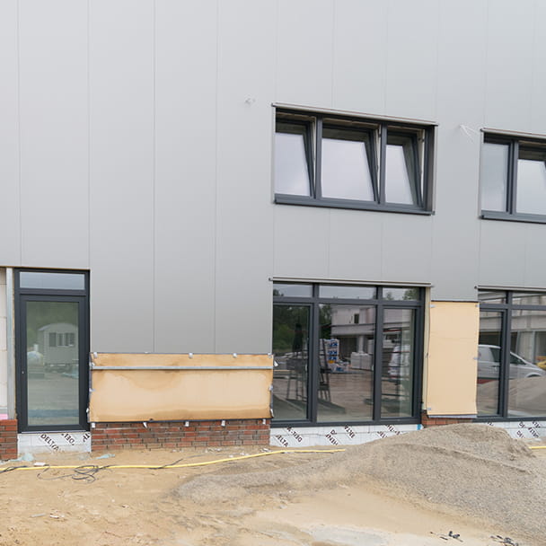 Außenansicht des Firmenquartier Wallenhorst während der Bauphase